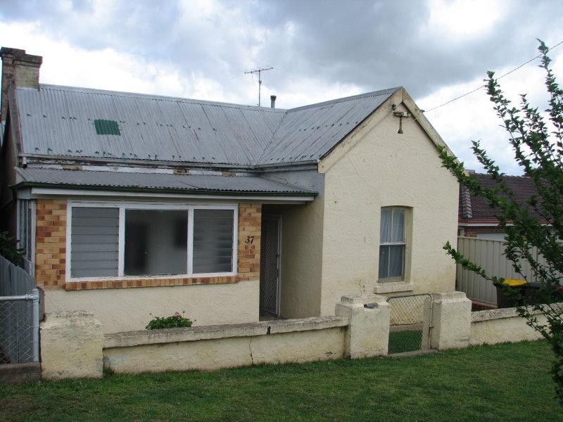 37 Carthage Street, Tamworth NSW 2340