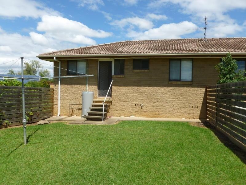 4/4 Woodstock Street, Tamworth NSW 2340