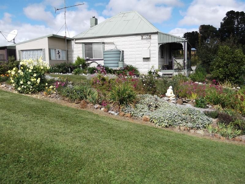 751 Barry Road, Hanging Rock NSW 2340