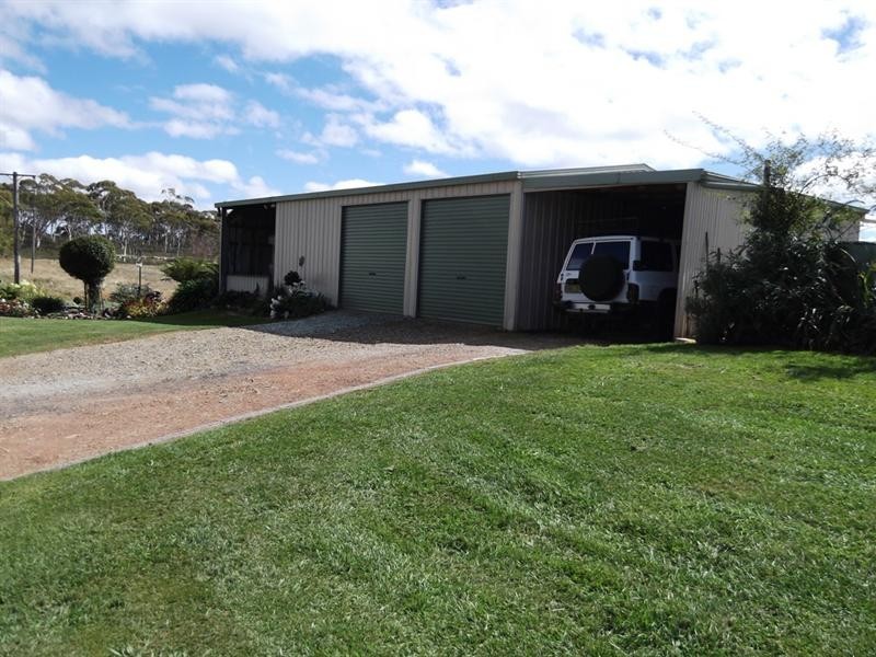 751 Barry Road, Hanging Rock NSW 2340