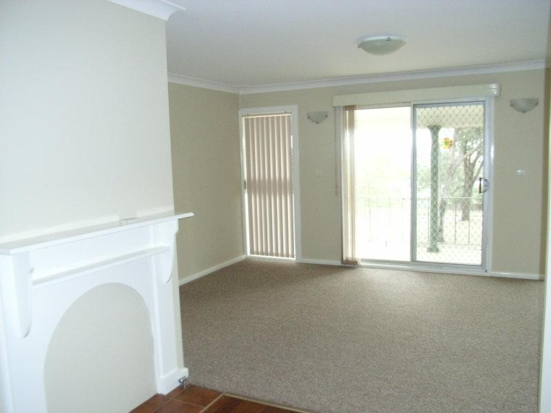 10 Fraser Crescent, Tamworth NSW 2340