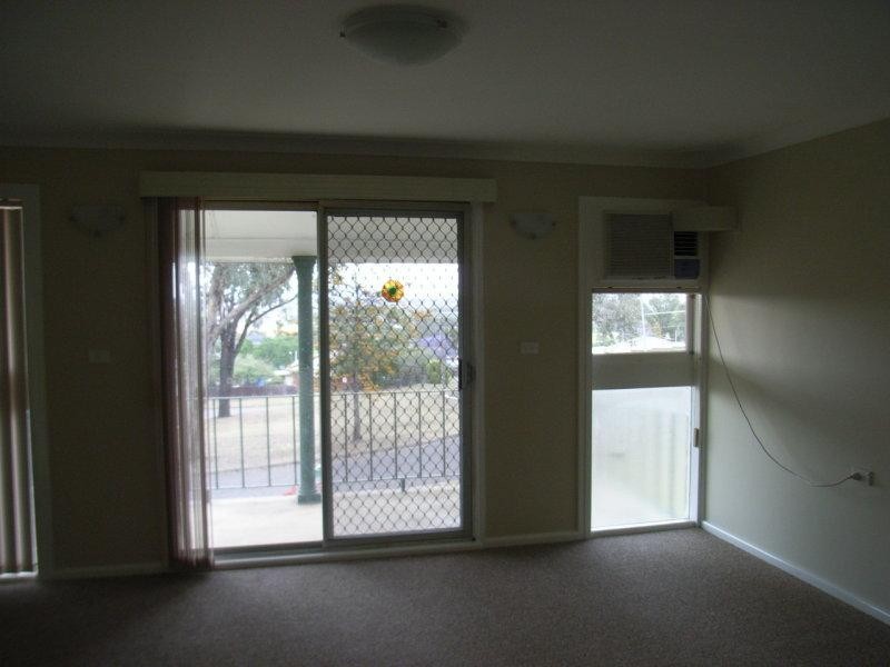 10 Fraser Crescent, Tamworth NSW 2340