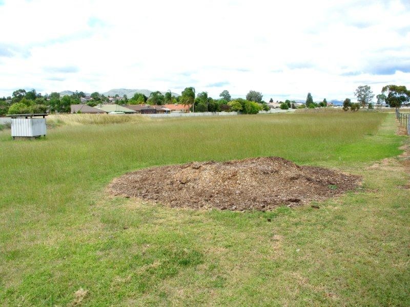 13A Warwick Road, Tamworth NSW 2340