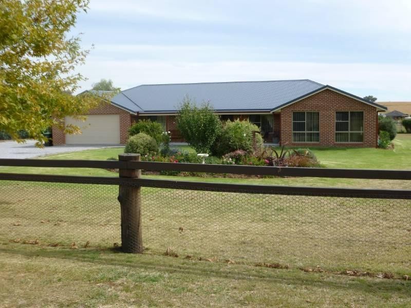 335 Forest Road, Tamworth NSW 2340