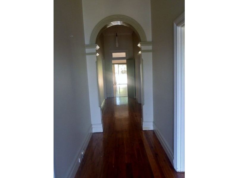 42 Napier Street, Tamworth NSW 2340