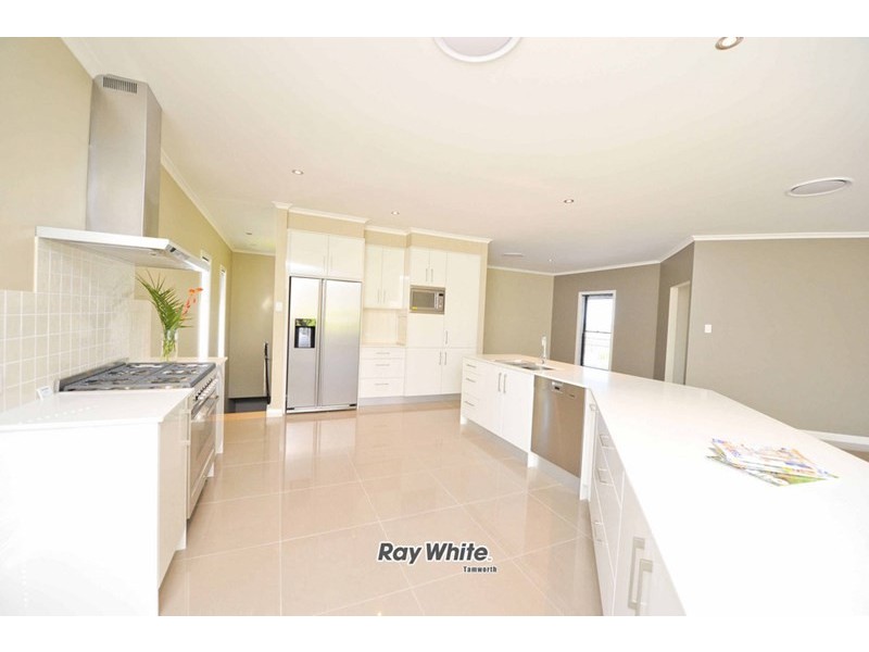 15 Ventnor Drive, Tamworth NSW 2340