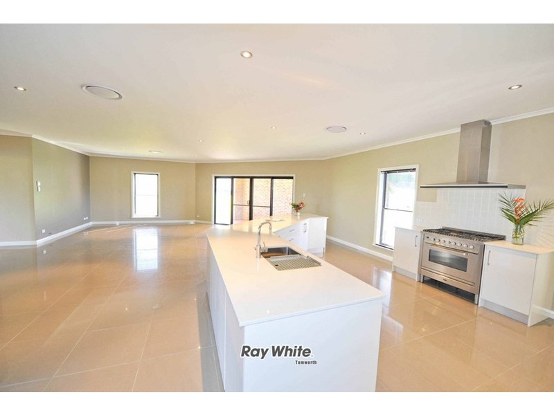 15 Ventnor Drive, Tamworth NSW 2340