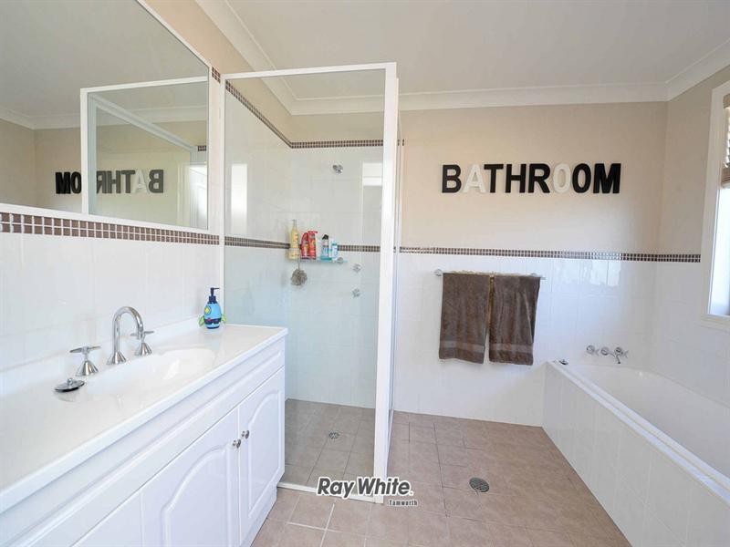 63 Grant Street, Tamworth NSW 2340