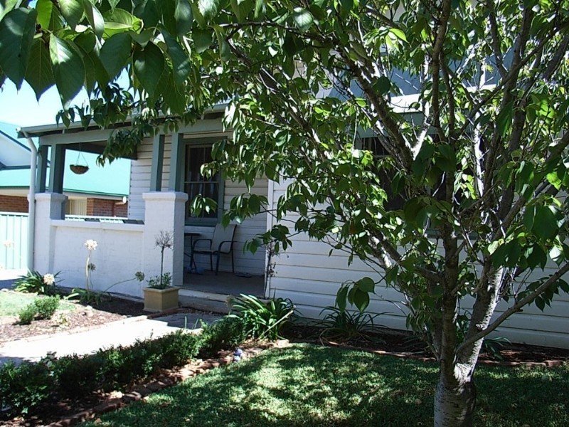 14 Dean Street, Tamworth NSW 2340
