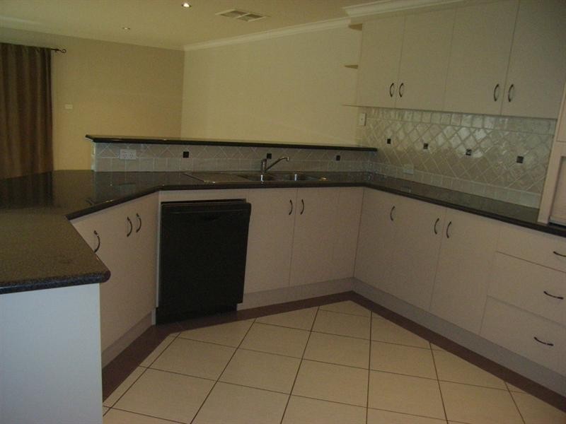 33 The Grange, Tamworth NSW 2340