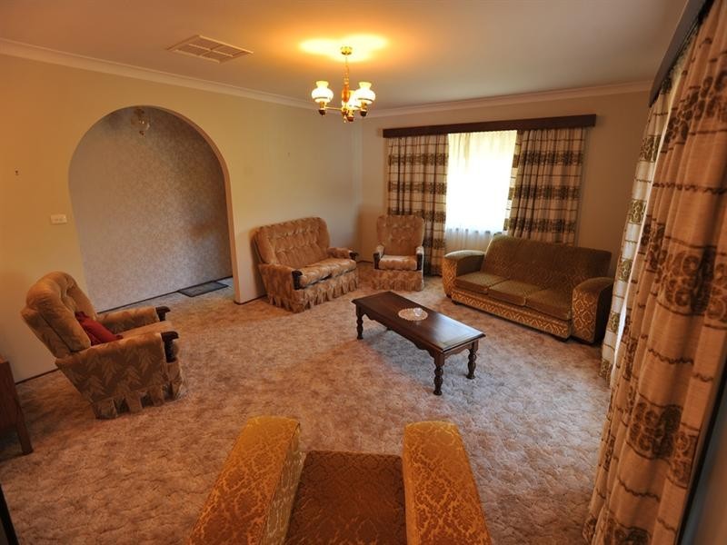 96 White Street, Tamworth NSW 2340