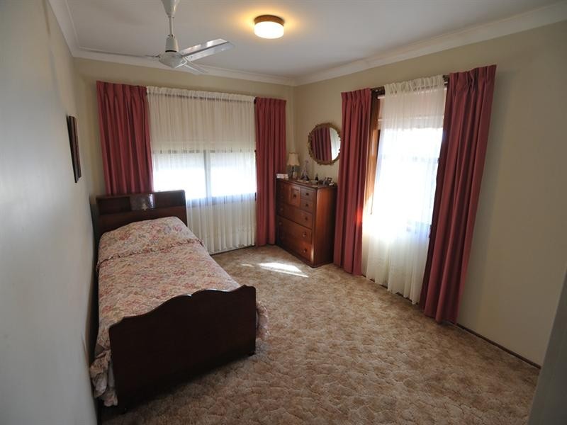 96 White Street, Tamworth NSW 2340