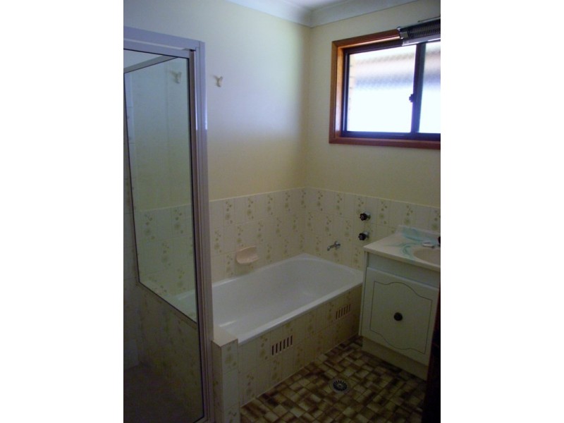 1 Boronia Drive, Tamworth NSW 2340