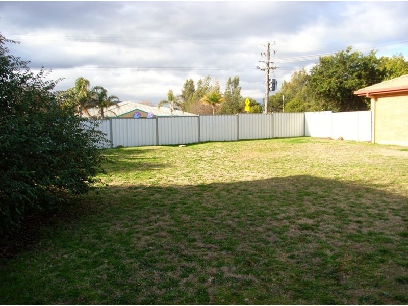 1 Boronia Drive, Tamworth NSW 2340