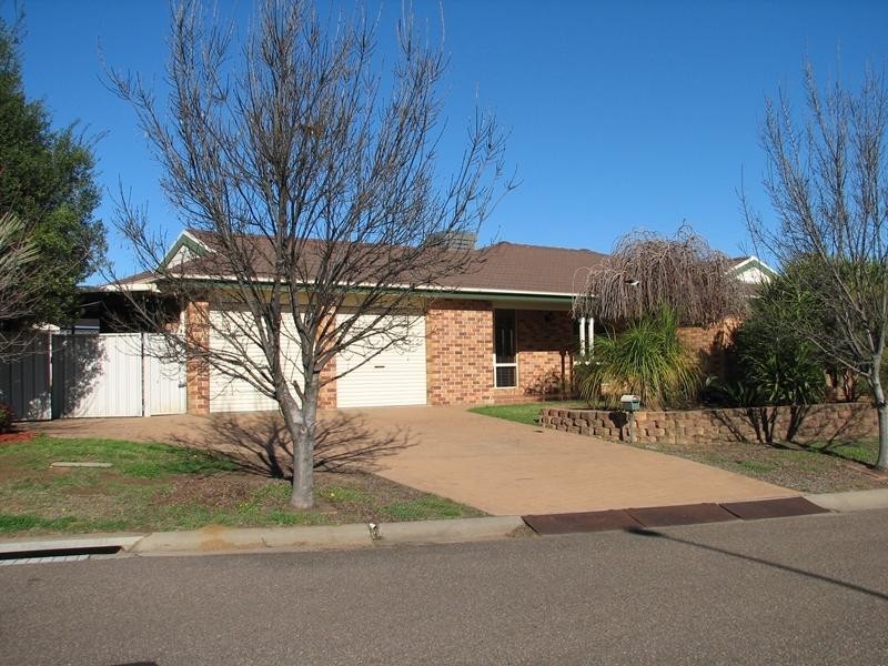 41 Dibar Drive, Tamworth NSW 2340