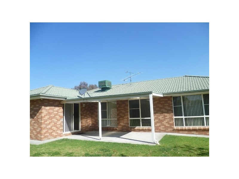 15 Wahroonga Drive, Tamworth NSW 2340