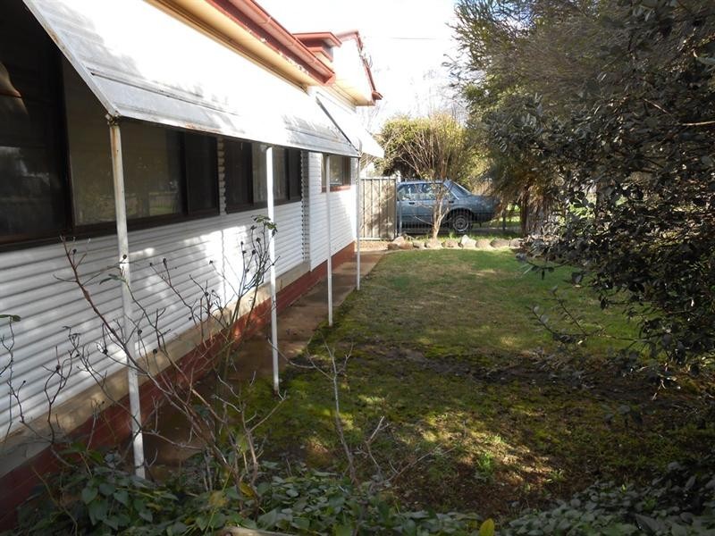 11 Churchill Street, Tamworth NSW 2340