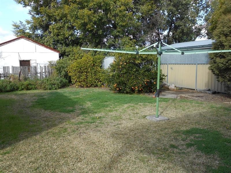 11 Churchill Street, Tamworth NSW 2340
