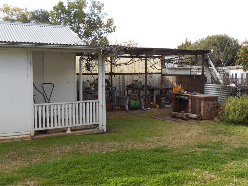 11 Churchill Street, Tamworth NSW 2340