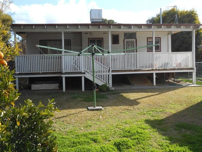 11 Churchill Street, Tamworth NSW 2340