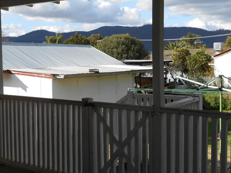 11 Churchill Street, Tamworth NSW 2340