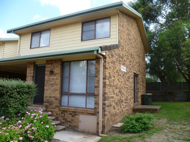 1/2 – 4 Chelmsford Street, Tamworth NSW 2340