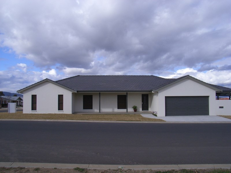 11 The Heights, Tamworth NSW 2340