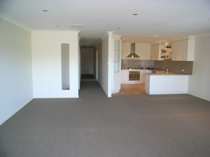 11 The Heights, Tamworth NSW 2340