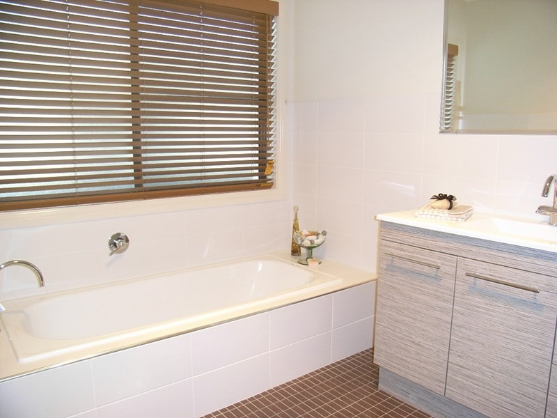 11 The Heights, Tamworth NSW 2340