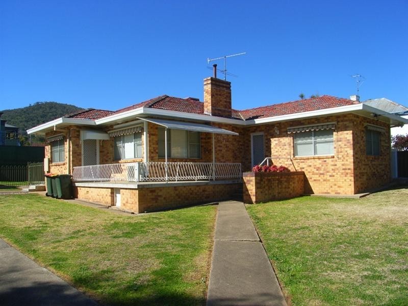 128 Carthage Street, Tamworth NSW 2340
