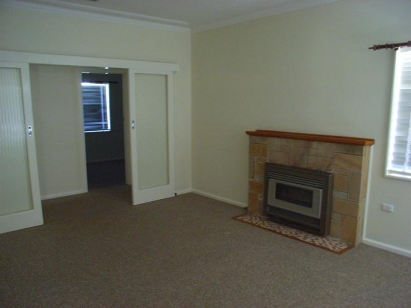 128 Carthage Street, Tamworth NSW 2340