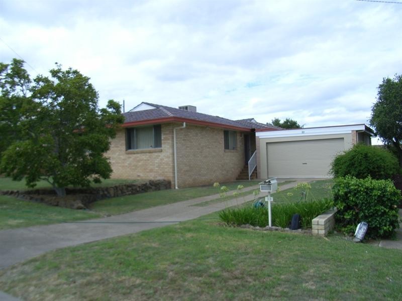 33 Minnamurra Crescent, Tamworth NSW 2340