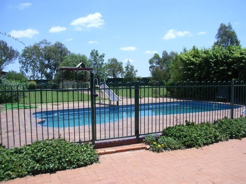 8 Hartman Drive, Tamworth NSW 2340