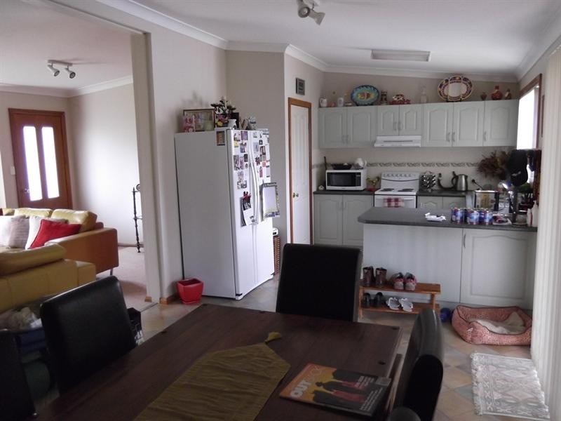 4 Duncan Street, Woolomin NSW 2340