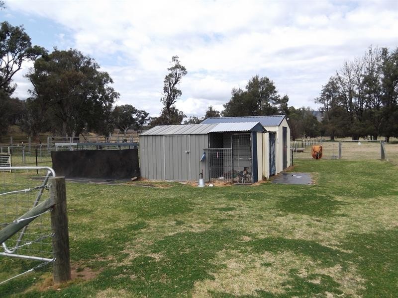 4 Duncan Street, Woolomin NSW 2340