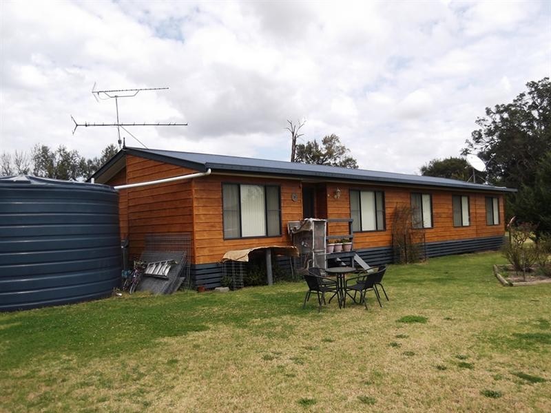 4 Duncan Street, Woolomin NSW 2340