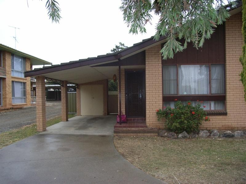 2/13 Burilla Street, Tamworth NSW 2340