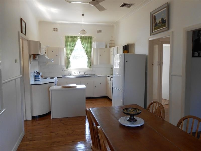 14 Russell Street, Tamworth NSW 2340