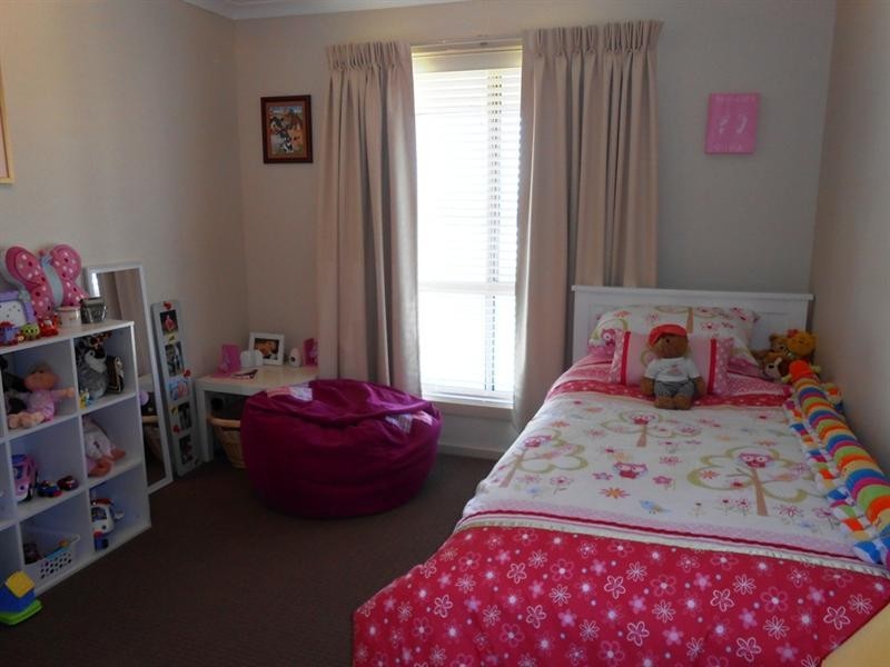 2 Conjola Drive, Tamworth NSW 2340