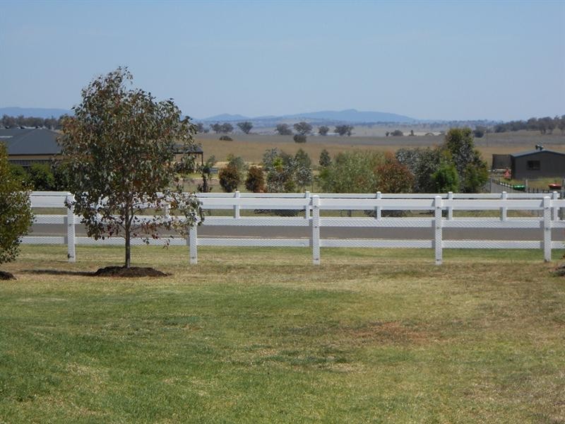 2 Conjola Drive, Tamworth NSW 2340