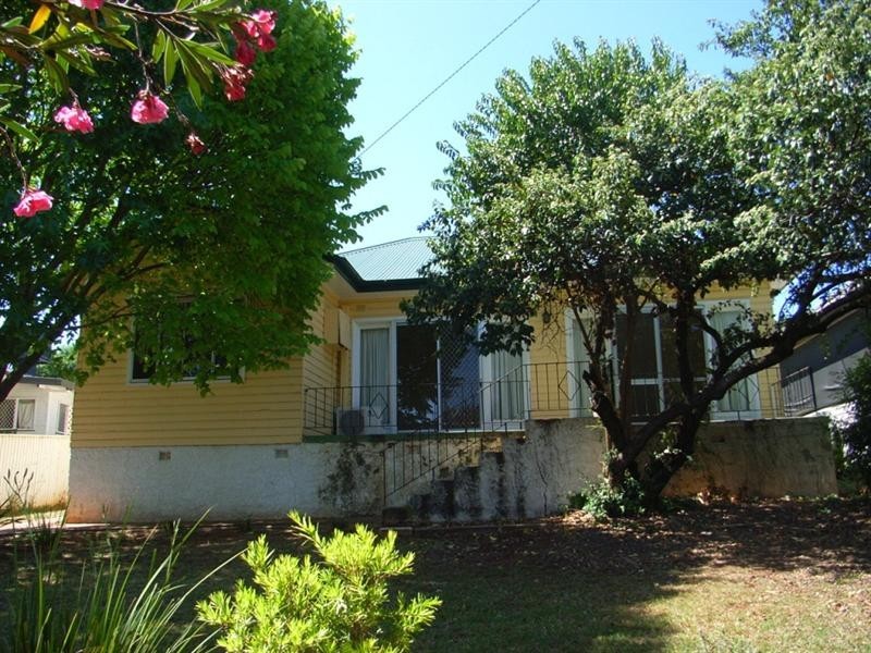 4 Lancaster Avenue, Tamworth NSW 2340