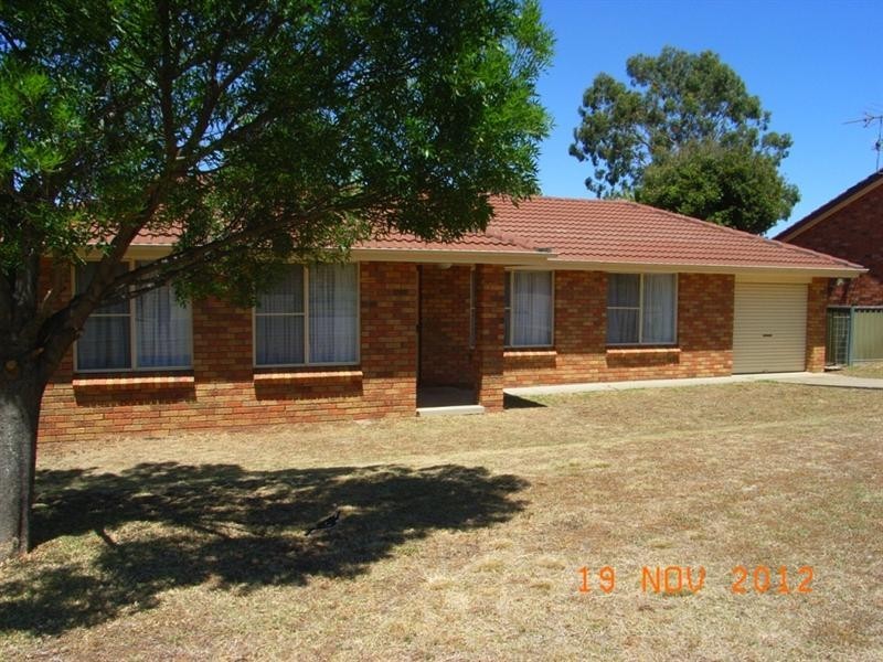 19 Valley Drive, Tamworth NSW 2340