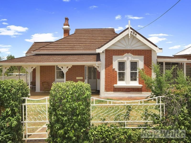 161 Carthage Street, Tamworth NSW 2340