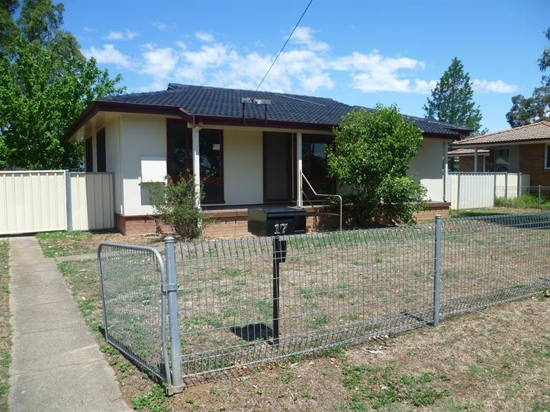 17 Sue Crescent, Tamworth NSW 2340