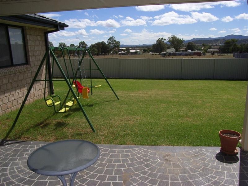 29 Warburton Drive, Tamworth NSW 2340