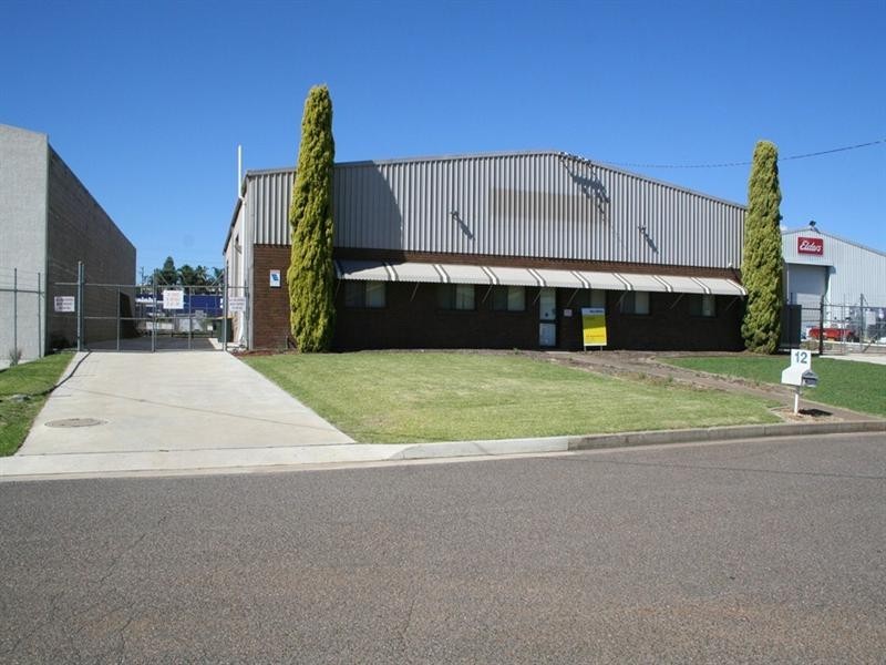 12 Kingsford Smith Street, Tamworth NSW 2340