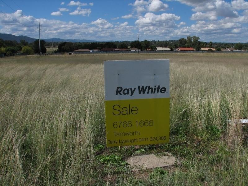 3 Landsborough Close, Westdale NSW 2340