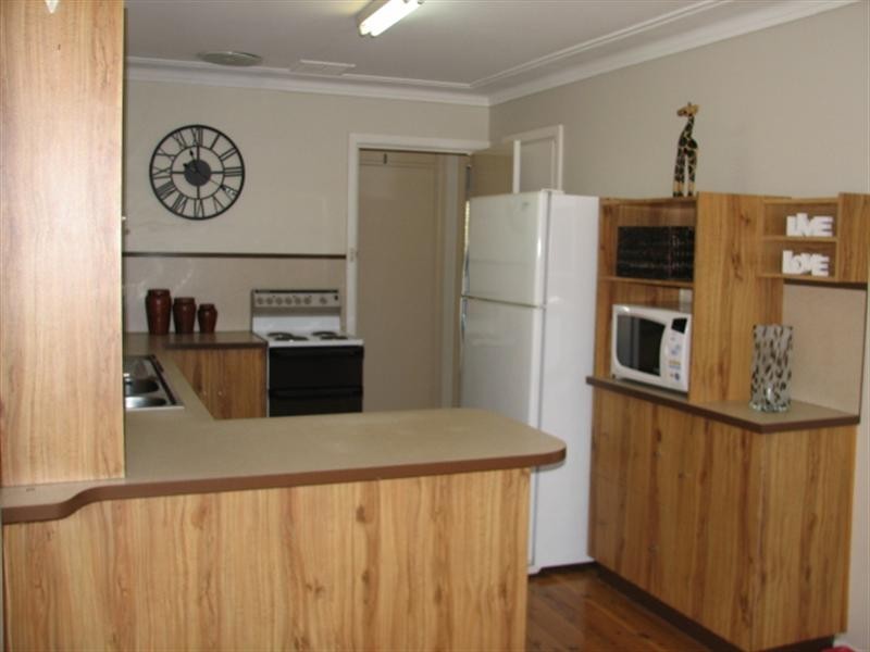 83 Oak Street, Tamworth NSW 2340