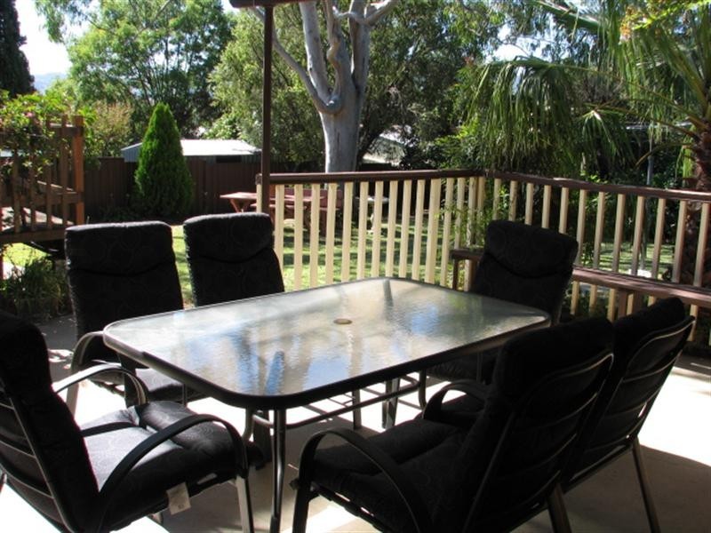 83 Oak Street, Tamworth NSW 2340