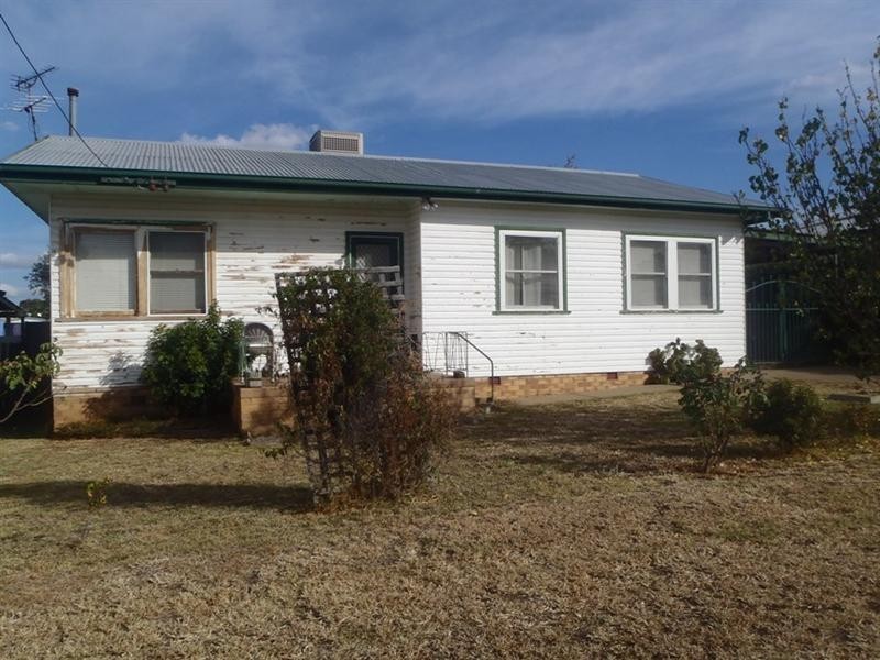 3 Warren Street, Tamworth NSW 2340